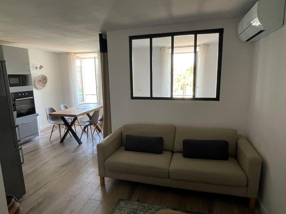 Tres Bel Appartement, Port Sanary, Exterior foto